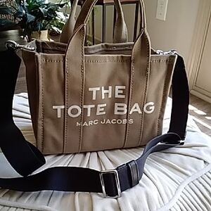 Marc Jacobs Khaki Canvas Tote Bag with Black Strap..🤎🖤
